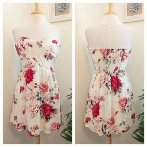 Kimchi Blue | Urban Outfitters Floral Sweetheart Strapless Mini Dress Large